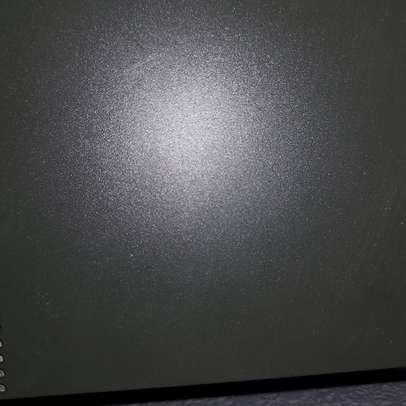 Xbox One S, 1 TB, 4K-HDR 1 CONTROLLER - Picture 2 of 3